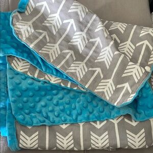Arrow Pattern Kids Blanket in Gray and Blue